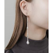 スメリー(SMELLY)のパールロングイヤリング