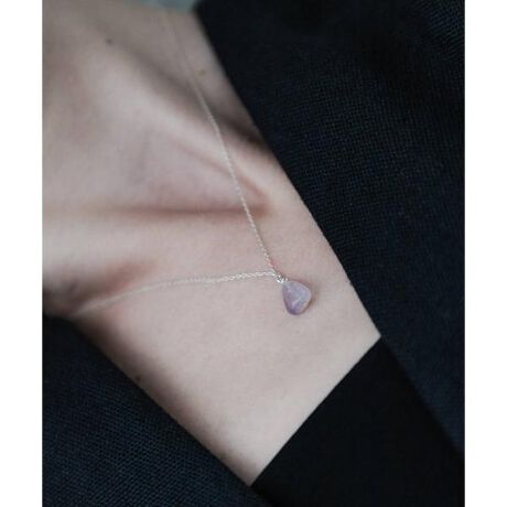 [^ԁFSMA3-2PF008]îۂ̃AWXggbvɍ킹lbNXBXChɍD݂̒ɒ߂\Ȃ̂ŁA̓̃X^COɍ킹ăR[fBl[gĂ܂B炵GKgȑɂ͂AJbg\[Ȃǂ̃tȃgbvXɂDȈ_łB  ySMELLY so(X[ \[)zsoƂ̓AChґB ̃X^COɗnރfUCłȂAɌoB gɂ̂ɕqɂȂ̎ɁAiYĂRZvgƂāASMELLYaWG[CB ʂȃWG[āAґȋCɂȂ悤ɁB |WeBuȓ𑗂Ă悤ɂƊ肢߂āBVo[̏íAC̗AA玉AiɔϐF܂AVo[NXN[i[ł̌ɂP߂o܂BgɂȂȂ͖܂ɓAC̏ȂꏊŕۊǂĂBANZT[̓fP[gȑfނgpĂ邽߁AAՌ^ jĂ܂\܂̂ŏ\CtB܂A玉tĂƍ݂ϐF̌ƂȂ܂̂łgp̓Vo[NXA͏_炩złꂵĉB܂A݂CɂȂꍇ̓Vo[N[i[S[hR[eBOΉ̃N[i[gpB  ^EEEEEC͊OĂ܂悤肢v܂B TEi≷Ȃǂ̍ȏꏊA܂Ɋnł̂gṕAΏĚƂȂꍇ܂̂ŒpĉB  pA]A݁AԂ݁AȂǂ̏Ǐ󂪏oꍇ́Aɒp߂ĂɂkBAM[ȂłA̒̈ɒpĂƋAM[ɎǏ󂪏o邱Ƃ܂̂łӂBp[VR΂gpi͔MƏՌɎア܂BǰƂȂ܂̂ŁAȊł̂gp͂TB܂Aߓx̏Ռ܂ƁAڒʂɉeт܂̂ŁA\ɂCĂgpBd : 3gi摜́A̓p\RȂǂ̉{ɂAۂ̐FƈقȂČꍇ܂B\߂Bi̐F̖ڈ́AiP̂̉摜QƂB