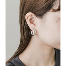 スメリー(SMELLY)のダブルラインフープイヤリング