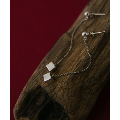 [^ԁFSMA3-2LF012]y~j}ɗhAL[uO`F[zؚȃ`F[̐ŁAȃL[uY~Jɗh郍OsAXB~j}ȂAGbW̌`[tAzƂ\o܂BƂc̃CAV[vɌĂ܂BCO^Cv̂pӂ܂SMA3-2MF004@cube chain earring  ySMELLY so(X[ \[)zsoƂ̓AChґB ̃X^COɗnރfUCłȂAɌoB gɂ̂ɕqɂȂ̎ɁAiYĂRZvgƂāASMELLYaWG[CB ʂȃWG[āAґȋCɂȂ悤ɁB |WeBuȓ𑗂Ă悤ɂƊ肢߂āBVo[̏íAC̗AA玉AiɔϐF܂AVo[NXN[i[ł̌ɂP߂o܂BgɂȂȂ͖܂ɓAC̏ȂꏊŕۊǂĂB ANZT[̓fP[gȑfނgpĂ邽߁AAՌ^ jĂ܂\܂̂ŏ\CtB܂A玉tĂƍ݂ϐF̌ƂȂ܂̂łgp̓Vo[NXA͏_炩złꂵĉB܂A݂CɂȂꍇ̓Vo[N[i[S[hR[eBOΉ̃N[i[gpB  ^EEEEEC͊OĂ܂悤肢v܂B TEi≷Ȃǂ̍ȏꏊA܂Ɋnł̂gṕAΏĚƂȂꍇ܂̂ŒpĉB  ]A݁AԂ݁AȂǂ̏Ǐ󂪏oꍇ́Aɒp߂ĂɂkBAM[ȂłA̒̈ɒpĂƋAM[ɎǏ󂪏o邱Ƃ܂̂łӂBp[VR΂gpi͔MƏՌɎア܂BǰƂȂ܂̂ŁAȊł̂gp͂TB܂Aߓx̏Ռ܂ƁAڒʂɉeт܂̂ŁA\ɂCĂgpBd(Ў) : 1.5gi摜́A̓p\RȂǂ̉{ɂAۂ̐FƈقȂČꍇ܂B\߂Bi̐F̖ڈ́AiP̂̉摜QƂB