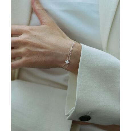 [^ԁFSMA3-2NF007]y茳ɃV[vȃANZgz2Ảؚȃ`F[̒SŁAȃL[uPuXbgBGbW̌􉽊w`[tƁA@ׂȃ`F[̑gݍ킹AÂȂl̎茳o܂B{ŃVvɒ̂͂ArvoOƏd˂āAC[hX^Cyނ̂߂łB  ySMELLY so(X[ \[)zsoƂ̓AChґB ̃X^COɗnރfUCłȂAɌoB gɂ̂ɕqɂȂ̎ɁAiYĂRZvgƂāASMELLYaWG[CB ʂȃWG[āAґȋCɂȂ悤ɁB |WeBuȓ𑗂Ă悤ɂƊ肢߂āBVo[̏íAC̗AA玉AiɔϐF܂AVo[NXN[i[ł̌ɂP߂o܂BgɂȂȂ͖܂ɓAC̏ȂꏊŕۊǂĂB ANZT[̓fP[gȑfނgpĂ邽߁AAՌ^ jĂ܂\܂̂ŏ\CtB܂A玉tĂƍ݂ϐF̌ƂȂ܂̂łgp̓Vo[NXA͏_炩złꂵĉB܂A݂CɂȂꍇ̓Vo[N[i[S[hR[eBOΉ̃N[i[gpB  ^EEEEEC͊OĂ܂悤肢v܂B TEi≷Ȃǂ̍ȏꏊA܂Ɋnł̂gṕAΏĚƂȂꍇ܂̂ŒpĉB  ]A݁AԂ݁AȂǂ̏Ǐ󂪏oꍇ́Aɒp߂ĂɂkBAM[ȂłA̒̈ɒpĂƋAM[ɎǏ󂪏o邱Ƃ܂̂łӂBp[VR΂gpi͔MƏՌɎア܂BǰƂȂ܂̂ŁAȊł̂gp͂TB܂Aߓx̏Ռ܂ƁAڒʂɉeт܂̂ŁA\ɂCĂgpBd : 2.5gi摜́A̓p\RȂǂ̉{ɂAۂ̐FƈقȂČꍇ܂B\߂Bi̐F̖ڈ́AiP̂̉摜QƂB