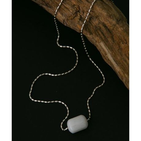 [^ԁFSMA3-2PF013]yfReɂƓYzCgWF[hz~N̂悤ȏ_炩ȐF͂́AVR΃zCgWF[hꗱzlbNXBƂȂ߂炩Ȏ̓VR΂ƁA@ׂȃ`F[AfReɏiȋPY܂BǂȃR[fBl[gɂRɓނ̂ŁAfC[gɂ҂Bd˕tŁAC[hX^Cyނ̂߂łB  ySMELLY so(X[ \[)zsoƂ̓AChґB ̃X^COɗnރfUCłȂAɌoB gɂ̂ɕqɂȂ̎ɁAiYĂRZvgƂāASMELLYaWG[CB ʂȃWG[āAґȋCɂȂ悤ɁB |WeBuȓ𑗂Ă悤ɂƊ肢߂āBVo[̏íAC̗AA玉AiɔϐF܂AVo[NXN[i[ł̌ɂP߂o܂BgɂȂȂ͖܂ɓAC̏ȂꏊŕۊǂĂB   ANZT[̓fP[gȑfނgpĂ邽߁AAՌ^ jĂ܂\܂̂ŏ\CtB܂A玉tĂƍ݂ϐF̌ƂȂ܂̂łgp̓Vo[NXA͏_炩złꂵĉB܂A݂CɂȂꍇ̓Vo[N[i[S[hR[eBOΉ̃N[i[gpB  ^EEEEEC͊OĂ܂悤肢v܂B TEi≷Ȃǂ̍ȏꏊA܂Ɋnł̂gṕAΏĚƂȂꍇ܂̂ŒpĉB  ]A݁AԂ݁AȂǂ̏Ǐ󂪏oꍇ́Aɒp߂ĂɂkBAM[ȂłA̒̈ɒpĂƋAM[ɎǏ󂪏o邱Ƃ܂̂łӂBp[VR΂gpi͔MƏՌɎア܂BǰƂȂ܂̂ŁAȊł̂gp͂TB܂Aߓx̏Ռ܂ƁAڒʂɉeт܂̂ŁA\ɂCĂgpBd : 5.5gi摜́A̓p\RȂǂ̉{ɂAۂ̐FƈقȂČꍇ܂B\߂Bi̐F̖ڈ́AiP̂̉摜QƂB