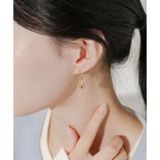 スメリー(SMELLY)のステンレスドロップメタルピアス