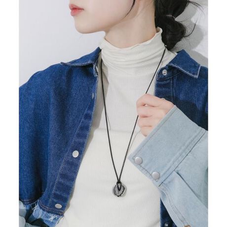 [^ԁFSM26130-2241007]yl̃tȑɁzL@IȃtHڂ䂭Vo[`[tR[h̒𒲐߂ł遜VvR[f̃ANZgɂȊ炩ȋȐ`AjAX̂gbvp[c̃R[hlbNXB₩ȃVo[̌򂪁Aɐꂽ邳vX܂B̃R[hŜLƈ߁AÂ}l͋̕CɁB̒߂\Ȃ̂ŁAgbvX݂̋ɍ킹ăxXgȃoXŒp܂By2026 Spring^Summerzy26SSzgpĂfނ͓AC⊾AJȂǂɂ鐅GɂFAm͂̂̂ɐFڂ肷鋰ꂪ܂̂ŁAWF̗mƑgݍ킹ۂȂǂ́Aî舵ɏ\ӂBbLi(ɋ⃁bL)͕ϐF₷߁A܂߂ȂŖh~ĂBuXv[Ȃǂ̓gṕAɂBbLíAAM[̎̒̕ቺĂȂǁAԂ邱Ƃ܂BɈُ͂gp~߂ɂkBANZT[͉₷̂łB舵ɒӂĂ؂ɂgp悤肢\グ܂Bd : 18.5gi摜́A̓p\RȂǂ̉{ɂAۂ̐FƈقȂČꍇ܂B\߂Bi̐F̖ڈ́AiP̂̉摜QƂBCɓo^̂߁Cɓo^íA}Cy[WɂČ݂̉i݌ɏ󋵂̊mF\łBXg̊ǗɂЂpB