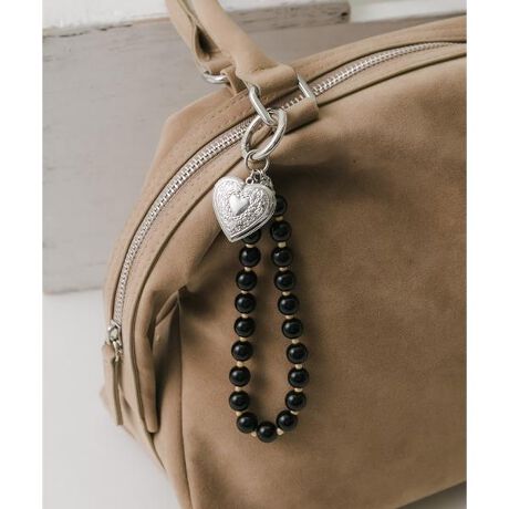 [^ԁFSM26130-2261002]y̎L[gɍʂzBe[WCNȃn[g`[obOX}z̃AWɎg遜l₷VbNȃJ[O@ׂȖ͗l{ꂽn[g`[tƁA₩ȃr[Y̑gݍ킹VNłBqۂȂ肪ȃn[gfUCAAeB[ÑVo[^ŗۂɁB݊̂TCYȂ̂ŁAVvȃobÕnhX}zP[Xɒ邾łȂꊴo܂Bgp͂AƂMtgɂ߂̃ACełBy2026 Spring^Summerzy26SSzbLi(ɋ⃁bL)͕ϐF₷߁A܂߂ȂŖh~ĂBuXv[Ȃǂ̓gṕAɂBbLíAAM[̎̒̕ቺĂȂǁAԂ邱Ƃ܂BɈُ͂gp~߂ɂkBANZT[͉₷̂łB舵ɒӂĂ؂ɂgp悤肢\グ܂Bd : 25.5gi摜́A̓p\RȂǂ̉{ɂAۂ̐FƈقȂČꍇ܂B\߂Bi̐F̖ڈ́AiP̂̉摜QƂBCɓo^̂߁Cɓo^íA}Cy[WɂČ݂̉i݌ɏ󋵂̊mF\łBXg̊ǗɂЂpB