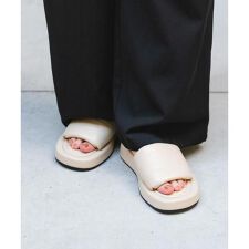 プラットフォームパフサンダル