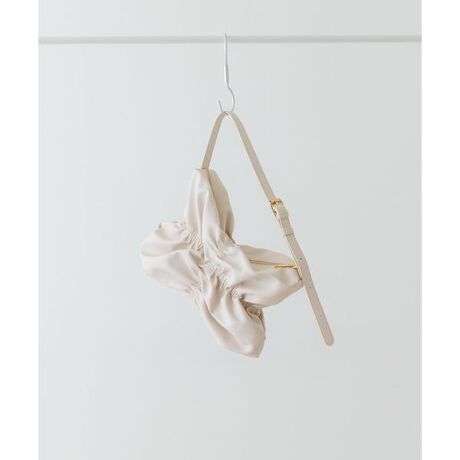 [^ԁFXX46-2AU2405]ghfUCobOyMaterialz}bgȎmɓ݂₷yDesignzobOOʂɂꂽMU[fUCIȃV_[obOBɃcCHsA}bgȎɎdグ܂BɔzFɂ̓VbNȐF̗pAfUCobOȂl킢ۂĂ܂ByColorzVbNȈۂBLACKƃJWAȈۂCHOCOCOFF3FWJyStylingzMU[fUCɁAfjX^CȂǂ̃JWAȃR[fBl[g߁B܂Ag[R[fɍFƂč킹Ă̂߁By2024 Autumn^Winterzy24AWzd : 240gi摜́A̓p\RȂǂ̉{ɂAۂ̐FƈقȂČꍇ܂B\߂Bi̐F̖ڈ́AiP̂̉摜QƂBCɓo^̂߁Cɓo^íA}Cy[WɂČ݂̉i݌ɏ󋵂̊mF\łB Xg̊Ǘɐ񂲗pB