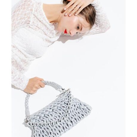 [^ԁFXXA4-2AU2404]R[fBl[g̃ANZgɂȂ郉obOyMaterialz|GXefނgpyDesignze߂̕҂ݍ݃fUCX^COɉ؂₩vXAɂ̓{[`F[̗p邱ƂŁAiƗVѐS𗼗fUCɎdグ܂B{[`F[͎O\Ȃ̂ŁAobOP̂ł̎gp͂A莝̃obO`[ɕtւăAWyނƂł܂BĩR[fBl[gɂCȂYɂ߂̃ACełByColorzBLACKCSILVER2FWJyStyling pointzfjȂǂ̃JWAX^CZbgAbvȂǂ̂ꂢ߃X^C܂ŕLX^COɃ}b`܂By2025 Spring^Summerzy25SSzd : 410g{[`F[ : S43.5cmi摜́A̓p\RȂǂ̉{ɂAۂ̐FƈقȂČꍇ܂B\߂Bi̐F̖ڈ́AiP̂̉摜QƂBCɓo^̂߁Cɓo^íA}Cy[WɂČ݂̉i݌ɏ󋵂̊mF\łB Xg̊Ǘɐ񂲗pB