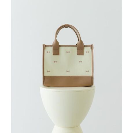 [^ԁFXXA6-2AU2403]hJꂽ{`[tڂnhobOyMaterialz{ : 90 |GXe10 : vyDesignz{`[tڂnhobOBiȈۂoĂLoXnɃ{`[thJfUCobOBo|ɕKvȉוTCYŃV_[tȂ̂ŁACobOɂ͂As̍ۂ̃TuobOƂĂ߂łByColorzBEIGECBLACK2FWJyStyling pointzLoXnȂ̂ŃfjȂǂ̃JWAeCXg̃ACeƑǂ߁By2025 Autumn^Winterzy25AWzd : 485gi摜́A̓p\RȂǂ̉{ɂAۂ̐FƈقȂČꍇ܂B\߂Bi̐F̖ڈ́AiP̂̉摜QƂBCɓo^̂߁Cɓo^íA}Cy[WɂČ݂̉i݌ɏ󋵂̊mF\łB Xg̊Ǘɐ񂲗pB