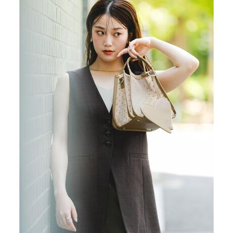 [^ԁFXXA4-2AW0307]̂VA[fނɃn[gl킢g[gobOyMaterialziCfނgpĂ̂ŁAy₩ň₷̂͂łBRpNgȌڂȂ炵ƃ}`AX}zzARXȂǍŒ̉וpIȃTCYB֗ȃn[g̃~j|[`tĂA̎[ɂBɁAO\ȃV_[Xgbvt2WAYdlŁA莝ł|ły߂܂Bȃn[g悢ÂoAp[eB[ʂȂo͂AĩR[fBl[gɗVѐSvXƂɂ߂̃ACełB炵Ƒlۂ̃oXꂽAlłĂl킢obOByStyling pointzJWAȃR[fBl[gɂ肰ȂvXƂɂ҂Bs[XXJ[gȂǂ̃tF~jȃACeƂ͂񑊐QBÂ̂n[gfUCłAJ[͗x[VbNg[ɎdグĂ邽߁AK[[ɂȂ肷Al̏ɂ₷fUCłBfjVcȂǁAJWAȑɍ킹āA悢ƗVѐSyރR[fBl[g߁By2025 spring^summerzy25SSz̏íA݂̋Zpł́ARyяؖɂAʏ̎gpł኱̕ϑސF͔܂BBJ⊾ȂǂɂGꂽԂł̎gp͐FFڍšƂȂꍇ܂̂ŁA\ӂB̑舵Ɋւ܂ẮAiɕt̃AeV^OBd : 300g[]one : c15cm ^ 13.5cmi摜́A̓p\RȂǂ̉{ɂAۂ̐FƈقȂČꍇ܂B\߂Bi̐F̖ڈ́AiP̂̉摜QƂBCɓo^̂߁Cɓo^íA}Cy[WɂČ݂̉i݌ɏ󋵂̊mF\łB Xg̊Ǘɐ񂲗pB