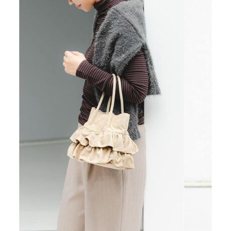 [^ԁFXXA4-2AU2414]R[fBl[g̃|CgɂȂV_[obOyMaterialzvgpyDesignzgh̃tڂV_[obOBÂȂ肷Ȃ悤J[̓mg[œWJBnhAV_[2WAYdlȂ̂ŃV[prɍ킹Ăgp\BԂȃTCYłAƃ}`邽߂o|ɕKvȉו̎[\ByStyling pointzfjACeƍ킹ƃJWAȈۂɁB{`[tƍ킹ĂƃghCNȈۂɂȂ肨߂łBy2025 Spring^Summerzy25SSzd : 260gfނ̐AC⊾AJȂǂŔGꂽہAFڂꍇ܂BԂ̖AԂł̂gp͂Bi摜́A̓p\RȂǂ̉{ɂAۂ̐FƈقȂČꍇ܂B\߂Bi̐F̖ڈ́AiP̂̉摜QƂBCɓo^̂߁Cɓo^íA}Cy[WɂČ݂̉i݌ɏ󋵂̊mF\łB Xg̊Ǘɐ񂲗pB