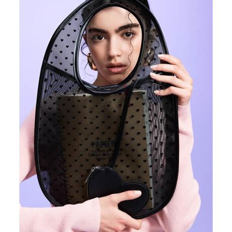 [^ԁFXXA4-2AW0308]VA[ñn[gڂ䂭g[gobOyMaterialziCfނgpyDesignzn[gfUCANZgɂȂnhobOBbvȂǏȉו[̂ɕ֗ȃn[g`[t̃~j|[`tB悢y₩Ȉۂ^Ă܂BTuobOɂ߂łByStyling pointzfjȂǂ̃JWAX^Cɂ͖ܘ_Aꂢ߃X^CɂQŕLeCXgɃ}b`܂By2025 spring^summerzy25SSz̏íA݂̋Zpł́ARyяؖɂAʏ̎gpł኱̕ϑސF͔܂BBJ⊾ȂǂɂGꂽԂł̎gp͐FFڍšƂȂꍇ܂̂ŁA\ӂB̑舵Ɋւ܂ẮAiɕt̃AeV^OBd : 160g[]one: c15cm ^ 13.5cm i摜́A̓p\RȂǂ̉{ɂAۂ̐FƈقȂČꍇ܂B\߂Bi̐F̖ڈ́AiP̂̉摜QƂBCɓo^̂߁Cɓo^íA}Cy[WɂČ݂̉i݌ɏ󋵂̊mF\łB Xg̊Ǘɐ񂲗pB