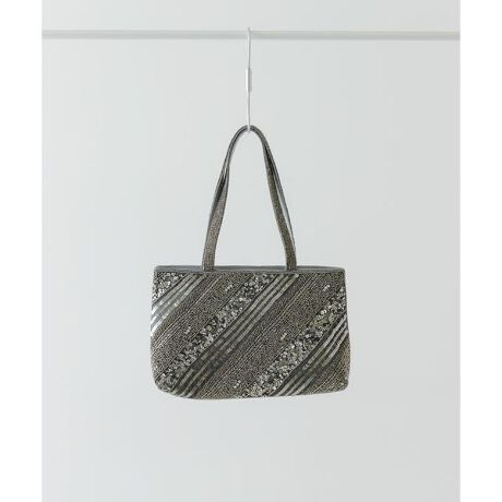 [^ԁFXXA6-2AW4701]R[fBl[gɉ؂₩vXĂr[YobOyMaterialz(BLACK)\n : |GXe100 n : 100 hJ : KX(GRAY)\n : |GXe100 n : 100 hJ : KX vX`bNyDesignz@ׂȃr[YnhobOBVvȑɍ킹邾ŁACɉ؂₩ȈۂɁBp[eB[AʂȃfBi[ȂǁAhXAbvX^CwĂĂ܂ByColorzԕ؂₩BLACKCXpR[fGRAY2FWJyStyling pointzs[XXXJ[gX^CȂǂ̂ꂢ߂ȃR[fBl[gɍ킹̂߁Br[YobȎ@ׂȋPAR[fBl[gŜɉ؂₩vXĂ܂By2025Autumn^Winterzy25AWz̏i̓nhCĥ߁A1_1_TCY̎dオ肪قȂ܂B|ȂǁAߓxȗ͂ƃp[cꂽj邱Ƃ܂B̑舵Ɋւ܂ẮAiɕt̃AeV^OBd : 310gi摜́A̓p\RȂǂ̉{ɂAۂ̐FƈقȂČꍇ܂B\߂Bi̐F̖ڈ́AiP̂̉摜QƂBCɓo^̂߁Cɓo^íA}Cy[WɂČ݂̉i݌ɏ󋵂̊mF\łBXg̊Ǘɐ񂲗pB