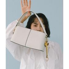 センターステッチショルダーバッグ