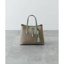 チャーム付ミドルバッグ『Msize』