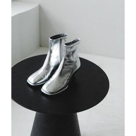 [^ԁFXX47-2HW3801]YɌĂLgDq[̃V[gu[cyMaterialz_炩Ȏ̍gpyDesignzۂ݂̂XNGAgDƃLgDq[̃V[gu[cBXNGAgDfUC͂ܐ悪LȂĂ邽߁ASn悭XgXȂp܂BVvȂ炳ꂽfUC͕LX^CɃ}b`܂ByColorzBLACKCSILVER2FWJyStyling pointzJWAA[hȂǕLeCXg̃R[fBl[gɍfUCBBLACK̓x[VbNJ[Ȃ̂łꂢ߂ȃR[fBl[gɂ߁BSILVER̓WPbgX^C⃏ChpcX^CȂǂ̃N[Ȉۂ̃R[fBl[gɂ߂łBy2024 Autumn^Winterzy24AWzTCYڍׂ́AЂƎŌvTCYłBCjɂ܂ẮAiɕsǂꍇɌoׂĂĂ܂B\߂Bd(Б) : 250gi摜́A̓p\RȂǂ̉{ɂAۂ̐FƈقȂČꍇ܂B\߂Bi̐F̖ڈ́AiP̂̉摜QƂB-----------------------------sX^btr[t[X^btA]TCY : 37b͒ߕtȂ傤ǗǂtBbgłB͏]܂Ȃ₷łB[X^btf[^]i̒pTCY : 23.0`23.5cm : 22.5cm : 21.5cm : ⋷[X^btB]TCY : 37 ^ 3837͑͂҂łAS̓IɋɊ܂B38ƑEƂɒߕtȂA傤ǗǂTCYłBܐ敔LAbɓ̑fނ_炩̂ŗSnǂAyɗ܂B[X^btf[^]i̒pTCY : 24.0`24.5cm : 24.0cm : 22.0cm : ⋷߁Snɂ͌l܂̂ŁA܂łڈƂĂB-----------------------------Cɓo^̂߁Cɓo^íA}Cy[WɂČ݂̉i݌ɏ󋵂̊mF\łB Xg̊Ǘɐ񂲗p