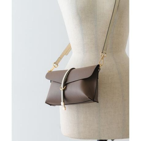 [^ԁFXXA6-2AW2505]RpNgŎg₷oC|VFbgyDesignz^ŕL̃fUCBɂ͎d؂肪tĂAו̐₷dlłBRpNgȂŒ̉ו[łAtg̃xgƃV_[R͖{̂ƃoCJ[ŃANZgɁBƂoɂ҂̃TCYłByStyling pointzJWAȃX^CO͂Aꂢ߃R[fBl[gɂ}b`BLg₷VvfUCŁAfC[炨o܂ŕL􂵂܂By2025 Autumn^Winterzy25AWzd : 240gi摜́A̓p\RȂǂ̉{ɂAۂ̐FƈقȂČꍇ܂B\߂Bi̐F̖ڈ́AiP̂̉摜QƂBCɓo^̂߁Cɓo^íA}Cy[WɂČ݂̉i݌ɏ󋵂̊mF\łBXg̊Ǘɐ񂲗pB