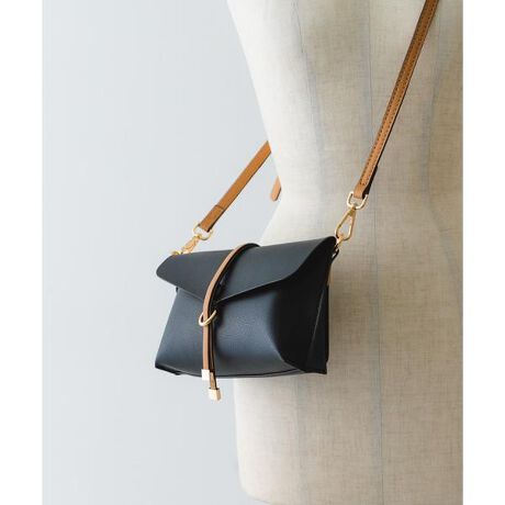 [^ԁFXXA6-2AW2505]RpNgŎg₷oC|VFbgyDesignz^ŕL̃fUCBɂ͎d؂肪tĂAו̐₷dlłBRpNgȂŒ̉ו[łAtg̃xgƃV_[R͖{̂ƃoCJ[ŃANZgɁBƂoɂ҂̃TCYłByStyling pointzJWAȃX^CO͂Aꂢ߃R[fBl[gɂ}b`BLg₷VvfUCŁAfC[炨o܂ŕL􂵂܂By2025 Autumn^Winterzy25AWzd : 240gi摜́A̓p\RȂǂ̉{ɂAۂ̐FƈقȂČꍇ܂B\߂Bi̐F̖ڈ́AiP̂̉摜QƂBCɓo^̂߁Cɓo^íA}Cy[WɂČ݂̉i݌ɏ󋵂̊mF\łBXg̊Ǘɐ񂲗pB