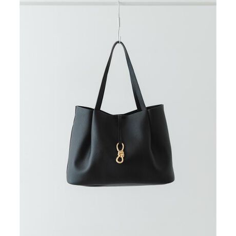 [^ԁFXXA6-2AW2504]dɂ҂̃Chg[gobOyDesignzLAA4TCY[\ȃg[gobOBtFCNU[ȂȂ݂̗ǂƂnŁAg₷ƍ𗼗Btg̃{`[ttANZgɂȂAVvȂIVȈۂo܂B{͈̂FœꂳAǂȃR[fBl[gɂ킹₷fUCBt̃|[`̓V_[ƂĂgp\ŁAgȂƂ̓obOɎ[\B2A|[`P̂ł̎gpOKȕ֗dlłByStyling pointzItBXX^CɃ}b`VvfUCB肵A悢vXĂɌ܂邨dobOłBy2025 Autumn^Winterzy25AWzA4TCY[\({)d : 790g[|[`]one : 20cm ^ 25cm ^ }`10cmi摜́A̓p\RȂǂ̉{ɂAۂ̐FƈقȂČꍇ܂B\߂Bi̐F̖ڈ́AiP̂̉摜QƂBCɓo^̂߁Cɓo^íA}Cy[WɂČ݂̉i݌ɏ󋵂̊mF\łBXg̊Ǘɐ񂲗pB