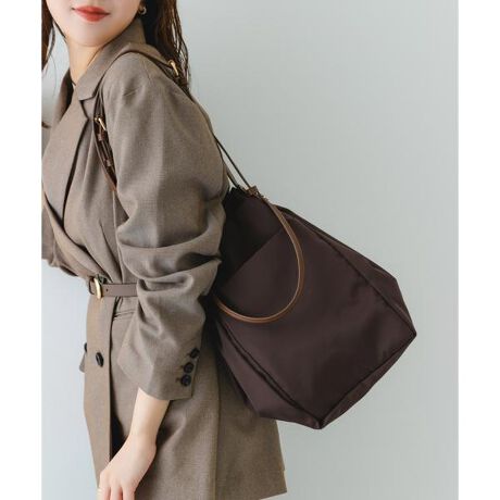 [^ԁFXXA6-2AW0303]y₩ȑfފƐꂽfUC͂́Ag[gobOByDesignz{fBɂ͝艘␅GɋAfC[[Xɂ҂łBU[̃nh͈₷AiȈۂvX܂BOƓɃ|Pbg7ӏAobO̒g萮ł܂B̈قȂnh2WAYdlBobOԌ̉B}Olbg̓obǑ`ς邱ƂłA̓̋CR[fBl[gɍ킹Ċy߂܂BVvȃfUCȂ̂ŁAJWA炫ꂢ߂܂ŕLX^CɃ}b`_łByDesignzVvȃuEXpcɍ킹ƃItBXX^CɂœKG߂̕ςڂɂ́Ãg`R[gWPbgHDƁAX^CɉsoĂ߂łBy2025 Autumn^Winterzy25AWz݂̋Zpł́ARяƖɂʏ̎gpł኱̕ϑސF͂܂BBʂꂽ́AzŃJ@ĂB̑舵Ɋւ܂ẮAiɕt̃AeV^OBd : 425gi摜́A̓p\RȂǂ̉{ɂAۂ̐FƈقȂČꍇ܂B\߂Bi̐F̖ڈ́AiP̂̉摜QƂBCɓo^̂߁Cɓo^ꂽíA}Cy[WɂČ݂̉i݌ɏ󋵂̊mF\łBXg̊ǗɂЂpB