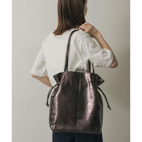 [^ԁFAAA4-2AC005]gĥ郁^bNfނ̃g[gobOA4TCY[\ŗlXȃV[Ɋ􁝁Zʂ̂ȂVvȃVGbgŃfC[[X₷fUCBZig₷y|CgZR[f̃|CgƂĐĂقACestylingȂ̃ANZgɂȂJ[WJ́B܂œfނgp~j}ȃfUCB[hJWA܂łǂȃR[fBl[gɂ₷A[͂̂TCYŃItBXV[ɂ߁By2025 Spring^Summerzy25SSzA4TCY[\̏íAfނ̓AC̎C⎇OAM≘ȂǂɂAԂ̌o߂ƋɁA(Eׂ)鋰ꂪ܂̂ŁAӂB̑舵Ɋւ܂ẮAiɕt̃AeV^OBd : 290gi摜́A̓p\RȂǂ̉{ɂAۂ̐FƈقȂČꍇ܂B\߂Bi̐F̖ڈ́AiP̂̉摜QƂBCɓo^̂߁Cɓo^íA}Cy[WɂČ݂̉i݌ɏ󋵂̊mF\łBXg̊Ǘɐ񂲗pB