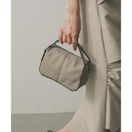 [^ԁFAAA4-2AC013]RpNgȃTCYȂAƃ}`̂Ōڈȏ̎[!Z^[V[fUClۂAfC[gɂ҂ȃv`V_[obOłBZ܂ݍzX}zȂǁAKvŒ̂̂܂TCYZt@Xi[JŒSZO\ȃV_[xgstylingׂ݂̃nhƃV_[xgȂꂽ͋CoiBX^CÕ|CgƂāAANZT[Ɏ̂߂łBЂƂŐgyɂo|A傫߃obOƃC[hȂǁAV[ɍ킹ĊyŒƊłBy2025 Spring^Summerzy25SSz  ̏íAC⊾AJȂǂ̎gpɂAF⑼̕ւ̐Fڂ̉\܂B  fނ̓AC̎C⎇OAM≘ȂǂɂAԂ̌o߂ƋɁA(Eׂ)鋰ꂪ܂̂ŁAӂB  ̑舵Ɋւ܂ẮAiɕt̃AeV^OB  d : 150g  i摜́A̓p\RȂǂ̉{ɂAۂ̐FƈقȂČꍇ܂B\߂Bi̐F̖ڈ́AiP̂̉摜QƂB  Cɓo^̂߁  Cɓo^íA}Cy[WɂČ݂̉i݌ɏ󋵂̊mF\łB   Xg̊Ǘɐ񂲗pB