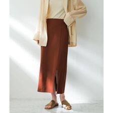 スリットペンシルスカート