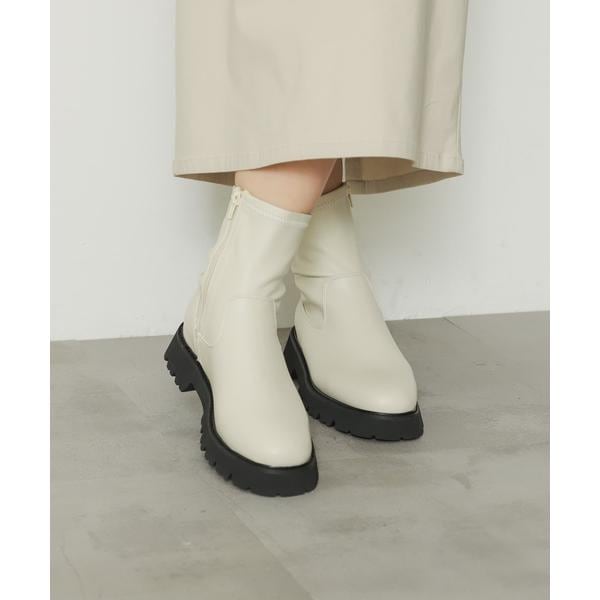 Lightweight sole track sole boots