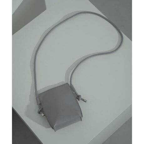 [^ԁFAA46-1AS001]ƂoɁAfC[[XŊ􂷂V_[obOBRpNgȃfUCłA}`tłzX}[gtHȂǂoɍŒ͕KvȂ̂[Ă܂BR[hтȂ΍DȒɒɂł̂|CgBy2024 Autumn^Winterzy24AWz̏íAC≘tՂ͓ɑ򉻂܂BԁA܂肽񂾏ԂŕۊǂȂłB̑舵Ɋւ܂ẮAiɕt̃AeV^OBd : 140gi摜́A̓p\RȂǂ̉{ɂAۂ̐FƈقȂČꍇ܂B\߂Bi̐F̖ڈ́AiP̂̉摜QƂBCɓo^̂߁Cɓo^íA}Cy[WɂČ݂̉i݌ɏ󋵂̊mF\łB Xg̊Ǘɐ񂲗pB