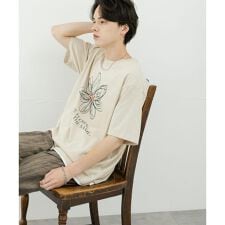センスオブプレイスバイアーバンリサーチ(SENSE OF PLACE)のフラワーアートグラフィックショートスリーブTシャツ