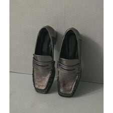 センスオブプレイスバイアーバンリサーチ(SENSE OF PLACE)のメタリックギャザーローファー