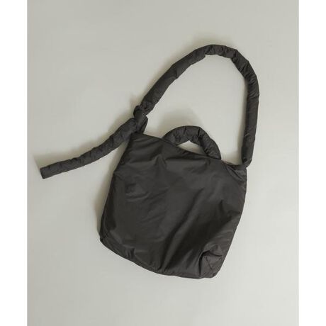 [^ԁFAAA6-1AA003]yȂɗVѐSƃghBӂƂtH͂̃pfbgobOzElC̃pfbgV_[ɁA莝łnhVfUCłBEӂƂۂ݂̂tHAڂɂ炵AR[fBl[g̃|CgɂȂ܂BE߉\ȃV_[XgbvtĂ̂ŁA̓̋CX^Cɍ킹Ďς܂BmaterialӂƂpfbgngpĂAyʂŎ^т₷̂͂łBzFɂȂĂ̂ŁAȂ̂y߂܂BstylingJWAȃXEFbgfjX^Cɍ킹邾ŁACɃgĥ钅ȂɁBꂢ߂ȃWPbgR[gƍ킹΁A悢vXłAsIȈۂɎdオ܂By2025 Autumn^Winterzy25AWzA4TCY[\i̓ADڕ_EtFU[AȂȂǂ̋lߕo邱Ƃ܂̂ŁAӂBd : 160gi摜́A̓p\RȂǂ̉{ɂAۂ̐FƈقȂČꍇ܂B\߂Bi̐F̖ڈ́AiP̂̉摜QƂBCɓo^̂߁Cɓo^ꂽíA}Cy[WɂČ݂̉i݌ɏ󋵂̊mF\łBXg̊ǗɂЂpB