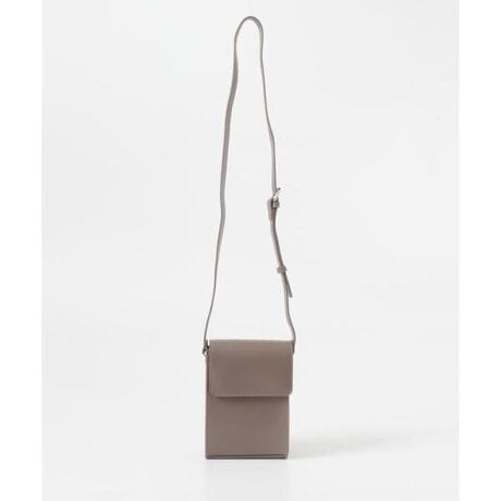 [^ԁFAAA7-1AA102]y~j}fUCŃX}[gɁAȂiグ郌U[~jobOzEŒ̉וŃX}[gɂołA~j}ȃfUC̃V_[obOłBEVvȒȂɒ悢ANZgƂȂAŜ̈ۂꂽ͋CɊiグ܂BE\ȃV_[XgbvtȂ̂ŁA΂ߊ|⌨|ȂǁAX^Cɍ킹Ăg܂BmaterialiȍvgpĂAn̂鎿Ɗ炩ȕ\ʂ͂łBȂAC˂ȂfC[[Xł܂BstylingChXbNXe[p[hpcƍ킹AN[œsIȃX^CɁBZbgAbv̊OƂĎ΁Agĥ钅Ȃ܂BAE^[̉obO`郌C[hAR[gɍ킹lۂX^C߂łBy2025 Autumn^Winterzy25AWz̏i͍vgpĂ܂BC⊾AJȂǂ̎gpɂAF⑼̕ւ̐Fڂ̉\܂̂łӂB̑舵Ɋւ܂ẮAiɕt̃AeV^OBd : 230gi摜́A̓p\RȂǂ̉{ɂAۂ̐FƈقȂČꍇ܂B\߂Bi̐F̖ڈ́AiP̂̉摜QƂBCɓo^̂߁Cɓo^ꂽíA}Cy[WɂČ݂̉i݌ɏ󋵂̊mF\łBXg̊ǗɂЂpB