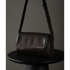 フラップショルダーバッグ