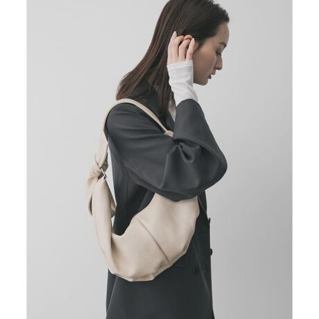 [^ԁFAA26130-2221004]yƍBNbT^fUCobOzE_炩tFCNU[gpAĝɓސSn悳ENbT̂悤ȃ^bNfUCAgĥANZgɁE}`肠ARpNgȂeʂ_炩tFCNU[gpV_[obOBNbT̂悤ȗ̓Iȃ^bNfUCAłȕ͋Co܂Bڂ̓RpNgłA}`肠邽ߌڈȏ̎[͂AfC[[Xɂ҂BVvȂA񂵗͔Q̃ACełBy2026 Spring^Summerzy26SSzd : 335gi摜́A̓p\RȂǂ̉{ɂAۂ̐FƈقȂČꍇ܂B\߂Bi̐F̖ڈ́AiP̂̉摜QƂBCɓo^̂߁Cɓo^ꂽíA}Cy[WɂČ݂̉i݌ɏ󋵂̊mF\łBXg̊ǗɂЂpB