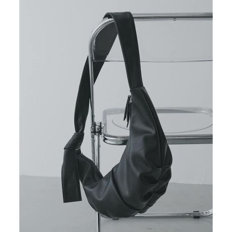 [^ԁFAA26130-2221004]yƍBNbT^fUCobOzE_炩tFCNU[gpAĝɓސSn悳ENbT̂悤ȃ^bNfUCAgĥANZgɁE}`肠ARpNgȂeʂ_炩tFCNU[gpV_[obOBNbT̂悤ȗ̓Iȃ^bNfUCAłȕ͋Co܂Bڂ̓RpNgłA}`肠邽ߌڈȏ̎[͂AfC[[Xɂ҂BVvȂA񂵗͔Q̃ACełBy2026 Spring^Summerzy26SSzd : 335gi摜́A̓p\RȂǂ̉{ɂAۂ̐FƈقȂČꍇ܂B\߂Bi̐F̖ڈ́AiP̂̉摜QƂBCɓo^̂߁Cɓo^ꂽíA}Cy[WɂČ݂̉i݌ɏ󋵂̊mF\łBXg̊ǗɂЂpB