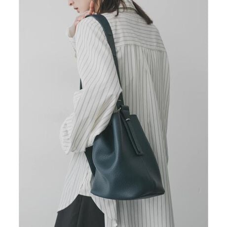 [^ԁFAA26130-2221001]ymBiV{̃U[obOzE_炩V{̂tFCNU[AiȈہE}`肠ARpNgȂeʂE|A΂ߊ|AnhobOɂȂ}`WAYdl_炩V{̂tFCNU[gpВobOBRpNgȌڂȂA}`肠邽߁Aڈȏ̎[͂܂BXgbv͒̒\ŁAnhobOA|A΂ߊ|ƃ}`Ɏĝ́BVvȃfUCȂ̂ŁAǂȃR[fBl[gɂ\Ƀ}b`܂By2026 Spring^Summerzy26SSzd : 485g[|[`]one : 15cm ^ 18cm ^ }`6cmi摜́A̓p\RȂǂ̉{ɂAۂ̐FƈقȂČꍇ܂B\߂Bi̐F̖ڈ́AiP̂̉摜QƂBCɓo^̂߁Cɓo^ꂽíA}Cy[WɂČ݂̉i݌ɏ󋵂̊mF\łBXg̊ǗɂЂpB