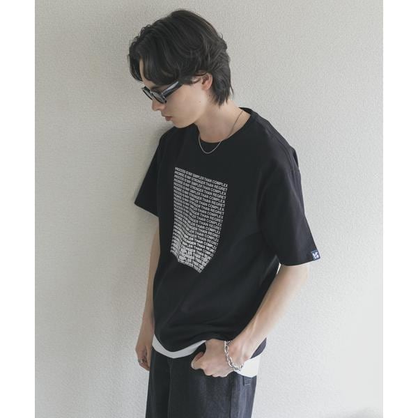 [�}���C]�w�ʒ��xLOVE POP STUDIO×SENSE OF PLACE SHORT-SLEEVE T-/�Z���X�I�u�v���C�X�o�C�A�[�o�����T�[�`�iSENSE OF PLACE�j �u���b�N