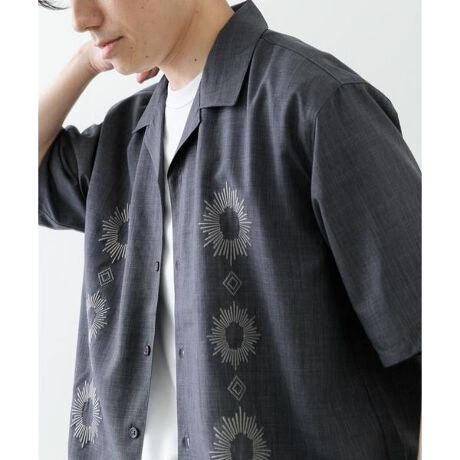 [^ԁFITA5-13B015]肰ȂVѐSAl̎hJVcɎ{ꂽ`[thJۓIȁAhC^b`fނ̔VcBVvȃfUC̒ɒ悢ANZgAĩX^COAbvf[gĂꖇłB̗ǂƂŁAKɒp\BƂbNXVGbǵÂX^Co܂Bfj`mƂ̑ǂAJWAȊX烊][gC𖡂킢x܂ŕLΉBl̗]TAĂ̎̓ACełBy2025 Spring^Summerzy25SSzi摜́A̓p\RȂǂ̉{ɂAۂ̐FƈقȂČꍇ܂B\߂Bi̐F̖ڈ́AiP̂̉摜QƂBCɓo^̂߁Cɓo^íA}Cy[WɂČ݂̉i݌ɏ󋵂̊mF\łBXg̊Ǘɐ񂲗pBfފ : ₠(BEG)Lk : Ȃn : Ȃ : ₠|Pbg : Ȃ