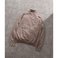 アイテムズ アーバンリサーチ(ITEMS URBAN RESEARCH)のカシミヤ×コットンハイネック セーター