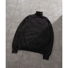 アイテムズ アーバンリサーチ(ITEMS URBAN RESEARCH)のカシミヤ×コットンハイネック セーター