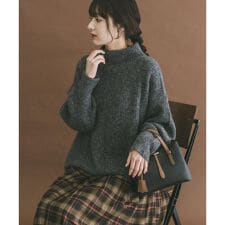 フワフワボトルネックニット