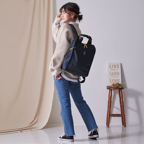 [^:m0171]v10|PbĝՂ葽[bNTbNB߉\ȃV_[̓bNRꉺ炸ARɈSziV410gƌyʁAwʂɃNbVƒʋC郁bVfނgpĂĒԔwĂĂɂBAO킹10̃|PbgĎ[͂QIA4TCY܂eʃTCYŒʋ΁EʊwE}}obOEꔑsȂǕLV[ő劈􂵂܂H{ꂽ|GXenŁAJ̓łSBǂȃX^CɂރVvȃfUCŒjpłǂȔN̕łgƂł܂ByTCYicmjzF30AF35A}`F11V_[~F62-83~5.5荂F8.5ydʁigjz410ydlzJF_ut@Xi[OFt@Xi[|Pbg~1AbV|Pbg~1A{g|Pbg~2Awʃt@Xi[~1FI[v|Pbg~3At@Xi[|Pbg~1Ayz_[~1yfށz|GXeTCY͓XuOTCYłB^O̕\LƂ͈قȂꍇ܂Biɂ̍ꍇ܂̂ŗ\߂Byӎzfނ̐A̓̂܂BXł̓[J[疧Ԃœ׌Aȉēx܋lߒvĂ܂̂ŁAXɂ鏤iƂ͈ႢÂ܂B̂gpAȂǂŋCɂȂ͂قƂǊȂȂ܂̂ł܂B􂢂͔Aꂽꍇ͊@ĉBʐ^̏iƎۂ̏i̓uEUɂāAFقȂꍇ܂̂ŁA\߂܂B