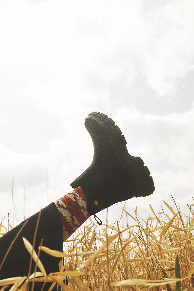 [}C]KEEN/L[/KOSA CHELSEA/R[T `FV[/L[iKEENj BLACK/BLACK