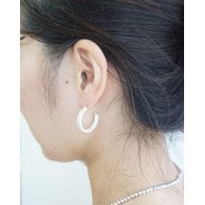 【NINA&JULES】ブレイデッドフープピアス