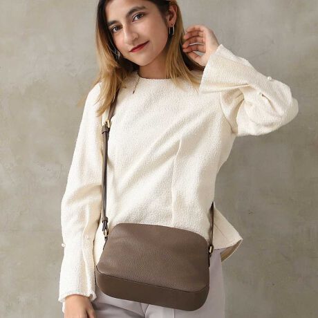 [^:SHB15]y VNU[ zv\ʂkēƓȃV{oH{v̂ƁBV{̑傫`󂪕sKɎdオ邽߁ARȊv炵\Ƃ炩͋Co܂B܂ϋvAɂ̂ŁAԂꂢȏԂۂ܂܎gƂł܂By RƉVvtHAe z_炩J[ufUĈɃtBbgBz̑eʃTCYŁAƋ@\˔V_[obOłB