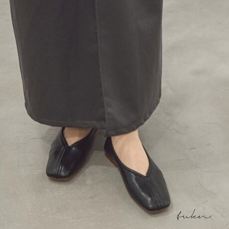 [^:1-3020-36-c]i: XNGAgD Z^[V[ tbgpvXiԍ: [1-3020-36-c]i:_炩fނōꂽ̃XNGAgDtbgpvX́AfUCƗSn̗˔Ă܂Bq[Ȃ̃[q[ŁA؂񂱃^CvȂAƂNbVAԂ̒płɂȂɂ̂łBVJbg̍b[fUCƌAVvȂȈۂ^܂BJ[: AuEX^C:fC[g: ʋ΂ʊwɂ҂̃fUCŁÃR[fBl[gɊ􂵂܂BtH[}: ꂢ߂̃X^Cɂ킹₷AItBXrWlXV[ł􂵂܂B:₷A_炩fނŉKȗSnXNGAgDfUCghoVvŎg₷A܂܂ȃV[ɃtBbg߃|Cg:ł킢fUCȂAKd̃tbgpvX́AX^CI΂LV[łg܂BfC[[X͂Aʂȓ̑ɂΉłꑫłBACeXybN (cm)TCY: (35) 22.5cm: -b: 13.0ꕝ: 7.0: -TCY: (36) 23.0cm: -b: 13.5ꕝ: 7.3: -TCY: (37) 23.5cm: -b: 13.8ꕝ: 7.5: -TCY: (38) 24.0cm: -b: 14.0ꕝ: 7.5: -TCY: (39) 24.5cm: -b: 14.0ꕝ: 7.8: -q[: 2cmXg[: -f: {: v / : ESޕБd: 187g (39TCY) (vTCYF24.5cm)TCYiʂ̃TCYŖȂƎv܂Bӎ\LTCYƌC󎚃TCYقȂꍇ܂Ay[W\LTCYɂBȀ≘ED̍rȂǂꍇ܂AnhChî߁A炩߂Bg̃j^[̔FɂāAۂ̂̂ƐFقȂꍇ܂B