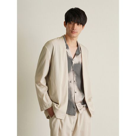 [^ԁF305104010]yTRANSITIONzREAMIDE bV m[J[R[fBKWPbgԂĐuREAMIDEvfނgpAʋCẺKWPbgoI_炩ȃh[vɂ킦̂郂[heCXgȃm[J[WPbgBx^ɂƂ͊΂ދG߂ɍœKȃACełBfނœWJ̃C[W[pcyTRANSITIONzREAMIDE bVC[W[pc(iԍF305113030)ƍ킹ZbgAbvR[fŁATXeiu~[hȃX^Cy݂܂B莝̃XbNX`mpō킹LCڂȃX^COAChpcfjƍ킹JWAȃX^CO܂ŕL􂷂邷ACeƂȂĂ܂BVGbgǂƂ̃bNXTCWOfރ|GXe 56%AiC 44%YTCY\Lɂ2MTCYA3LTCYA4XLTCY ƂȂ܂By肨yׂ݂ɁzîCɓo^J[̍ēגʒmAXg1_̒ʒmAZ[̒ʒm󂯂邱Ƃł܂BuĥCɓo^ViēדAuĥȏ󂯎邱Ƃ܂B