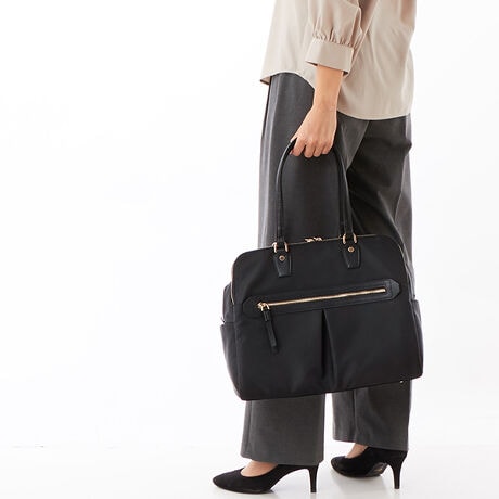 [^:68523]m[gPC̎^тɍœKȁADGdobOV[Y u|eve[NƏoЂgݍ킹nCubg[NɍœKȃg[gobOłBX[cX^CItBXJWAX^CɍœKȂꂢ߂ȃfUCBڂ₷3CɕꂽłB13.3C`̃m[gPCAA4t@CTCYBoCӋ@t@CށA|[`AٓȂǏ̒ʋ΂ɕKvȃACe[\łBCCƔwʋCAOC͊J₷_ut@Xi[dlłBPPC[Xy[XwʑPC[Xy[Xɂ13.3C`m[gPCAA4t@C[\BNbVŁASăm[gp\R^ԂƂł܂BPC[C[ƗĂ̂ŁAvCx[gȉו͂Ɍ邱ƂȂPCo܂BQl[@13.3C`m[gPCFW31~H22~D2.5cmA4t@CF31.3~23.1cm|Pbg}EX̎Ӌ@̎[ɓKɏՍޓ|PbgA̎[ɕ֗ȃt@Xi[|PbgȂǂ𑽐zu܂B{gz_[܂ݎP𗧂ĂĎ[ł֗ȃ|PbgBtg|Pbgt@Xi[t̃tg|PbǵApɂɏoꂷACe̎[ɕ֗BTCh|PbgpXP[XX}[gtH̎[ɓKI[v|PbgBZLeB|PbgwʂɃt@Xi[t̃|PbgzuBMdi̊ǗȂǂɂ𗧂܂B܂A㉺̃t@Xi[J΁AZbgAbvxgƂĂgp\BX[cP[XȂǂ̃vhCunhɌŒł܂B|nhnh|悤ɐ݌vĂ邽߁AƂ⏰ɒuƂזɂȂ܂BnÂꏊłו₷悤A邢O[̃XgCvnCCAtg|Pbgɍ̗pBPC[Xy[Xɂ͏_炩ȑfފ̃O[̐ngpĂ܂B---------------------- @\ڍ<>CCEЃ}`|Pbg~2EɏՍޓ|Pbg~2Et@Xi[|Pbg~1E{gz_[~2wʋCEPC[OCE}`t|Pbg~1EЃ}`t|Pbg~1Eyz_[~2<O>Etg|Pbg~1ETCh|Pbg~2Ewʃ|Pbg~1iZbgAbv\jEe