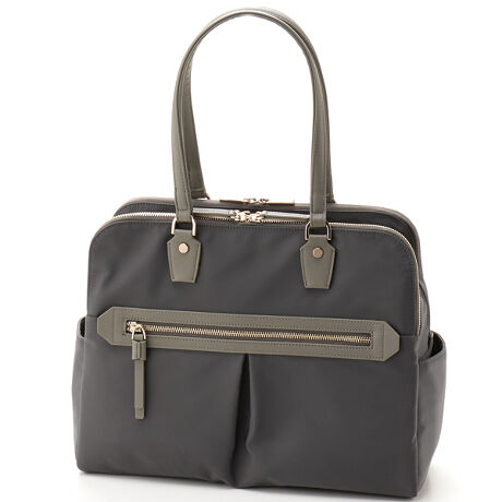 [^:68523]m[gPC̎^тɍœKȁADGdobOV[Y u|eve[NƏoЂgݍ킹nCubg[NɍœKȃg[gobOłBX[cX^CItBXJWAX^CɍœKȂꂢ߂ȃfUCBڂ₷3CɕꂽłB13.3C`̃m[gPCAA4t@CTCYBoCӋ@t@CށA|[`AٓȂǏ̒ʋ΂ɕKvȃACe[\łBCCƔwʋCAOC͊J₷_ut@Xi[dlłBPPC[Xy[XwʑPC[Xy[Xɂ13.3C`m[gPCAA4t@C[\BNbVŁASăm[gp\R^ԂƂł܂BPC[C[ƗĂ̂ŁAvCx[gȉו͂Ɍ邱ƂȂPCo܂BQl[@13.3C`m[gPCFW31~H22~D2.5cmA4t@CF31.3~23.1cm|Pbg}EX̎Ӌ@̎[ɓKɏՍޓ|PbgA̎[ɕ֗ȃt@Xi[|PbgȂǂ𑽐zu܂B{gz_[܂ݎP𗧂ĂĎ[ł֗ȃ|PbgBtg|Pbgt@Xi[t̃tg|PbǵApɂɏoꂷACe̎[ɕ֗BTCh|PbgpXP[XX}[gtH̎[ɓKI[v|PbgBZLeB|PbgwʂɃt@Xi[t̃|PbgzuBMdi̊ǗȂǂɂ𗧂܂B܂A㉺̃t@Xi[J΁AZbgAbvxgƂĂgp\BX[cP[XȂǂ̃vhCunhɌŒł܂B|nhnh|悤ɐ݌vĂ邽߁AƂ⏰ɒuƂזɂȂ܂BnÂꏊłו₷悤A邢O[̃XgCvnCCAtg|Pbgɍ̗pBPC[Xy[Xɂ͏_炩ȑfފ̃O[̐ngpĂ܂B---------------------- @\ڍ<>CCEЃ}`|Pbg~2EɏՍޓ|Pbg~2Et@Xi[|Pbg~1E{gz_[~2wʋCEPC[OCE}`t|Pbg~1EЃ}`t|Pbg~1Eyz_[~2<O>Etg|Pbg~1ETCh|Pbg~2Ewʃ|Pbg~1iZbgAbv\jEe